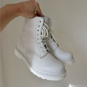 Dr Martens 1460 Women's Mono Lace Up Boots, NEW, US 7